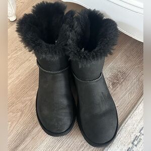 UGG WOMAN’S BLACK BOOTS US SZIE 7